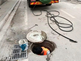 高压车疏通管道