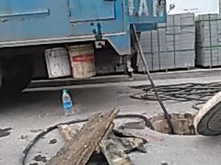 高压车疏通管道