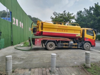 小车工地清理化油池2